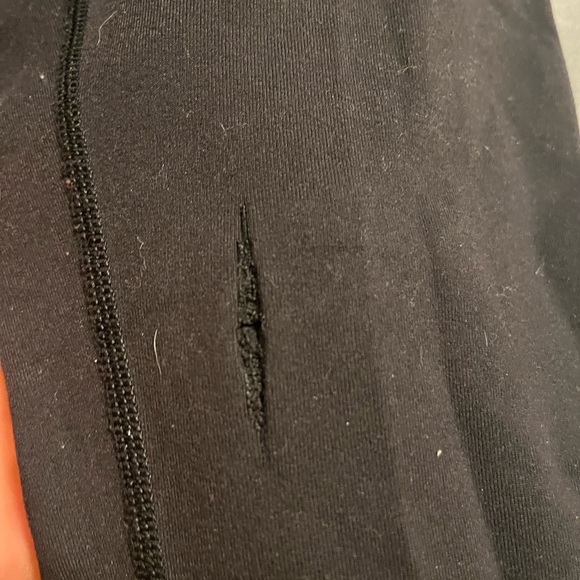 Well loved lululemon wonder under leggings size 6 31” - Picture 3 of 4